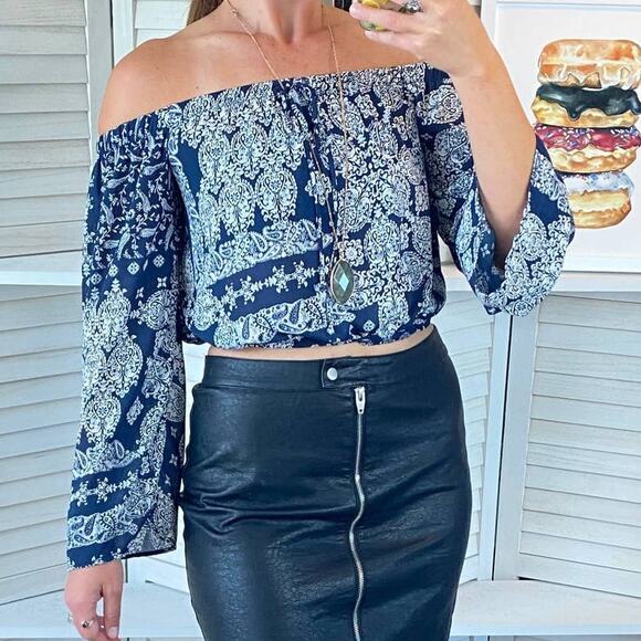 Altar'd State blue and white off the shoulder crop top - Picture 2 of 11